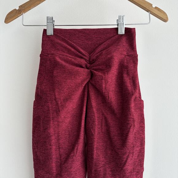 Bombshell Sportswear Leggings XS Red V Back Scrunch Pockets Yoga Gym Training - Picture 7 of 8